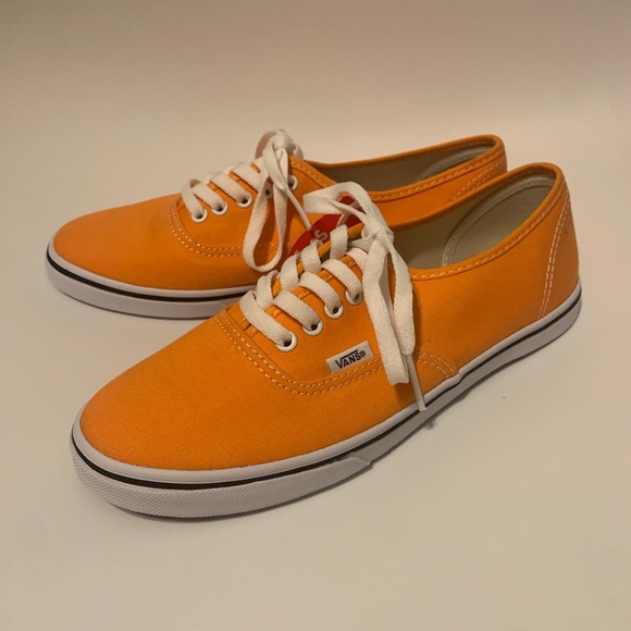NWT Vans Authentic Lo Pro Sneakers - Picture 2 of 4
